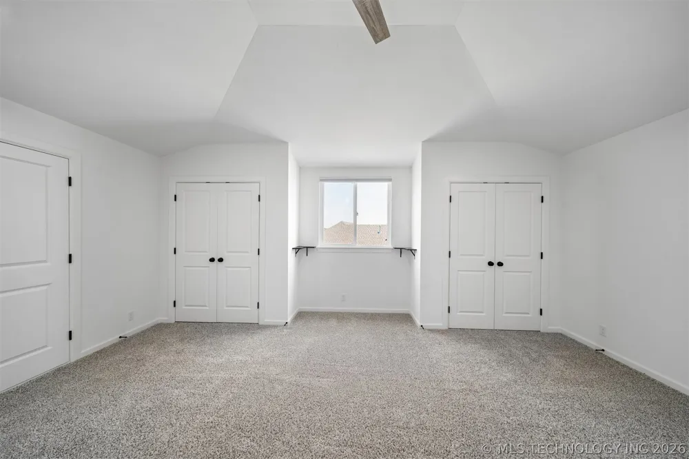 18983 Round Mountain Road Catoosa, OK 74015