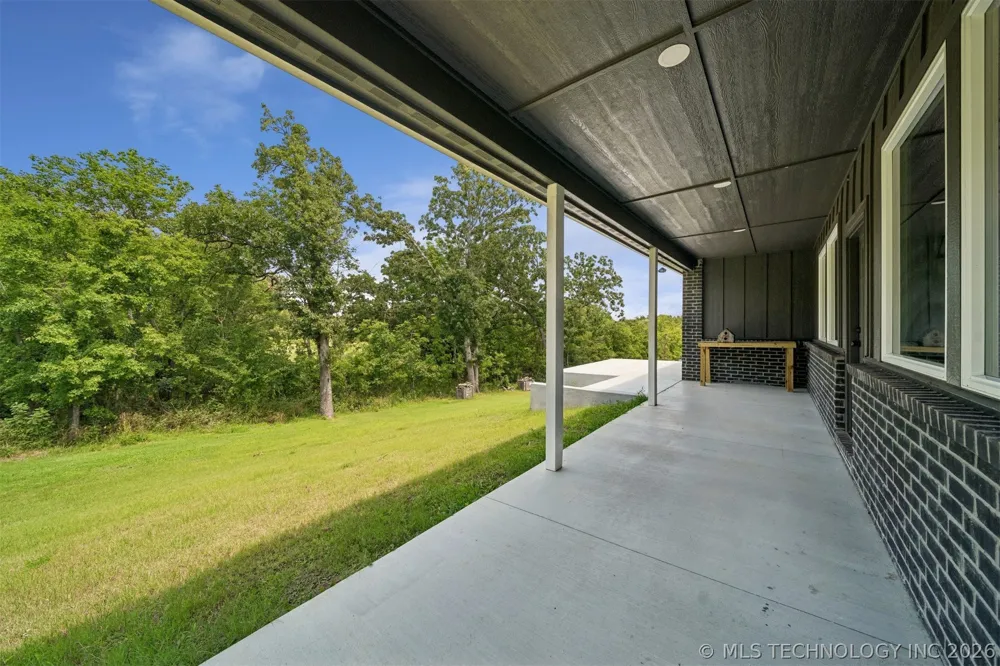 18983 Round Mountain Road Catoosa, OK 74015
