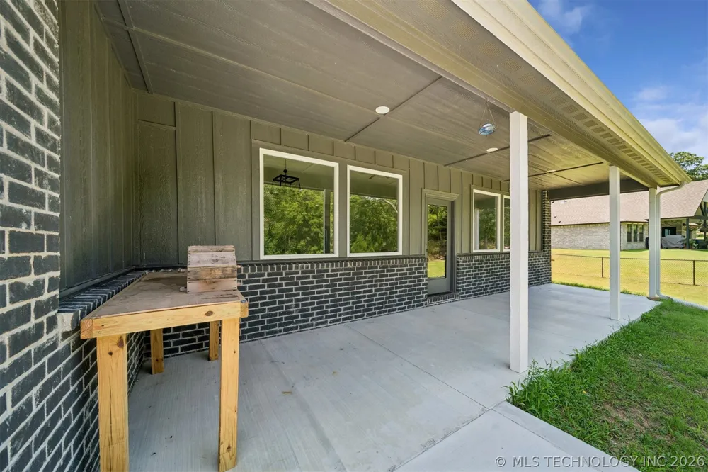 18983 Round Mountain Road Catoosa, OK 74015