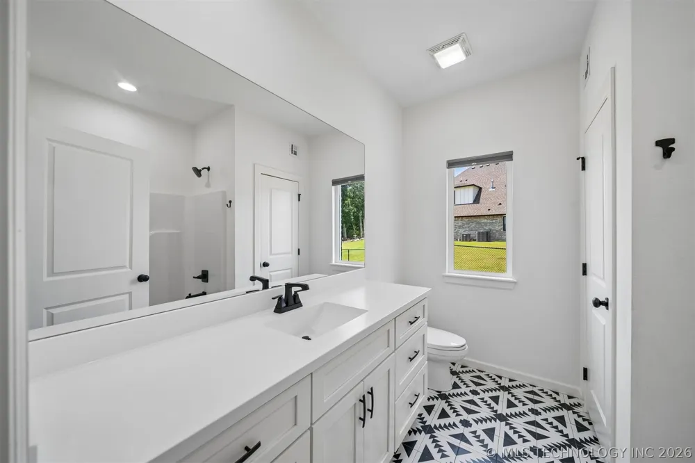 18983 Round Mountain Road Catoosa, OK 74015