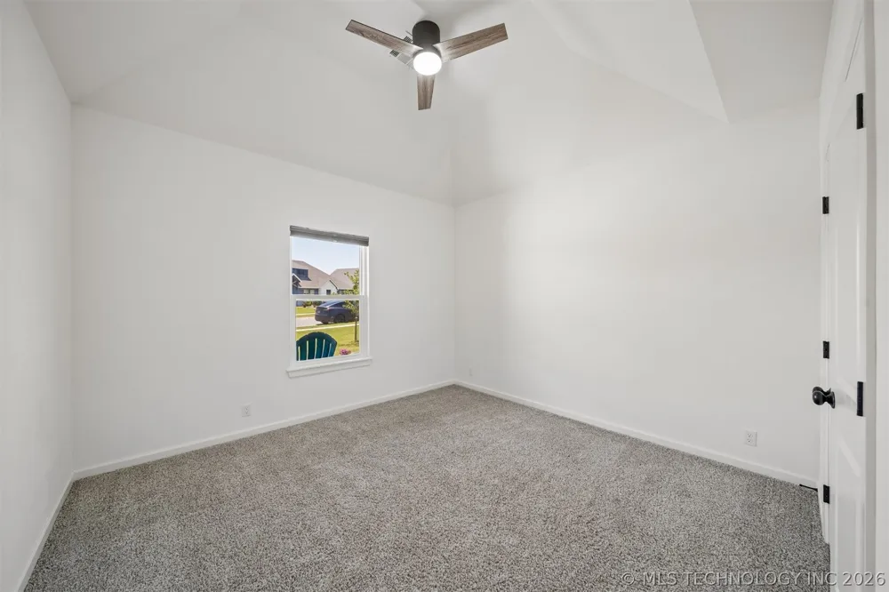 18983 Round Mountain Road Catoosa, OK 74015