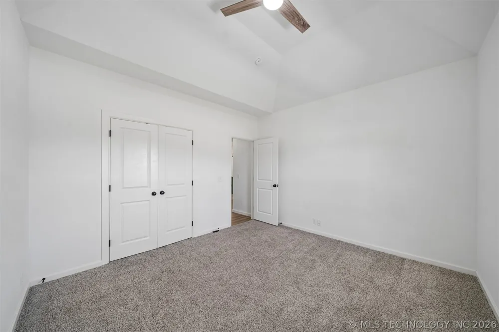 18983 Round Mountain Road Catoosa, OK 74015