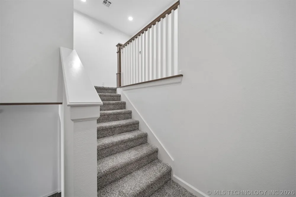 18983 Round Mountain Road Catoosa, OK 74015