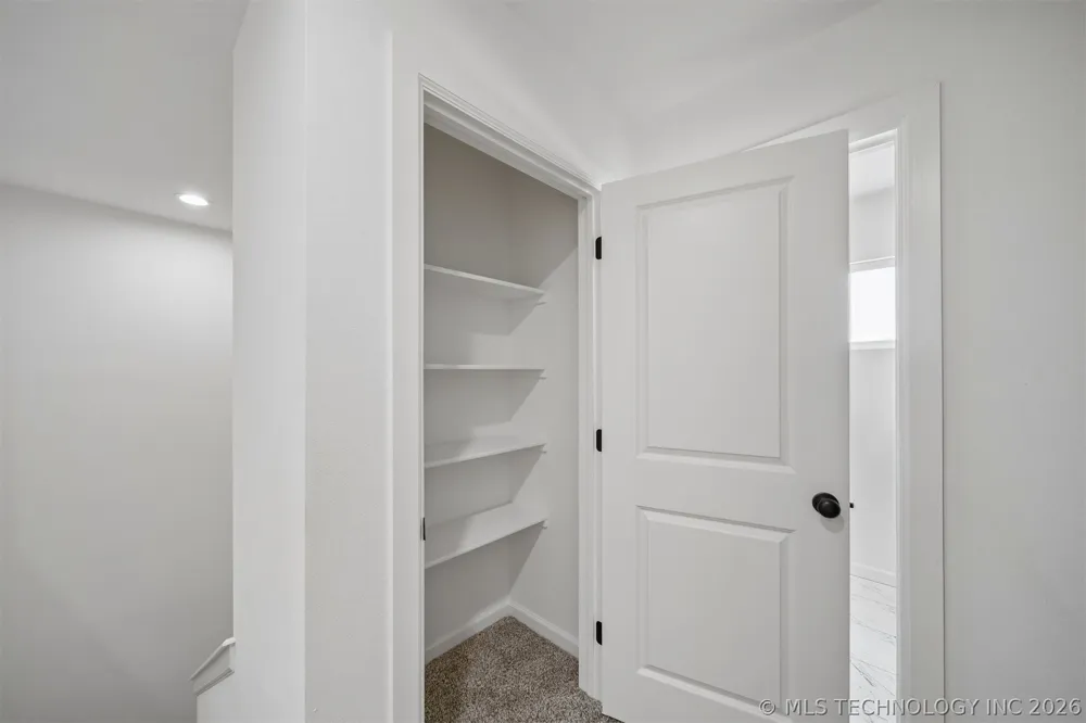 18983 Round Mountain Road Catoosa, OK 74015