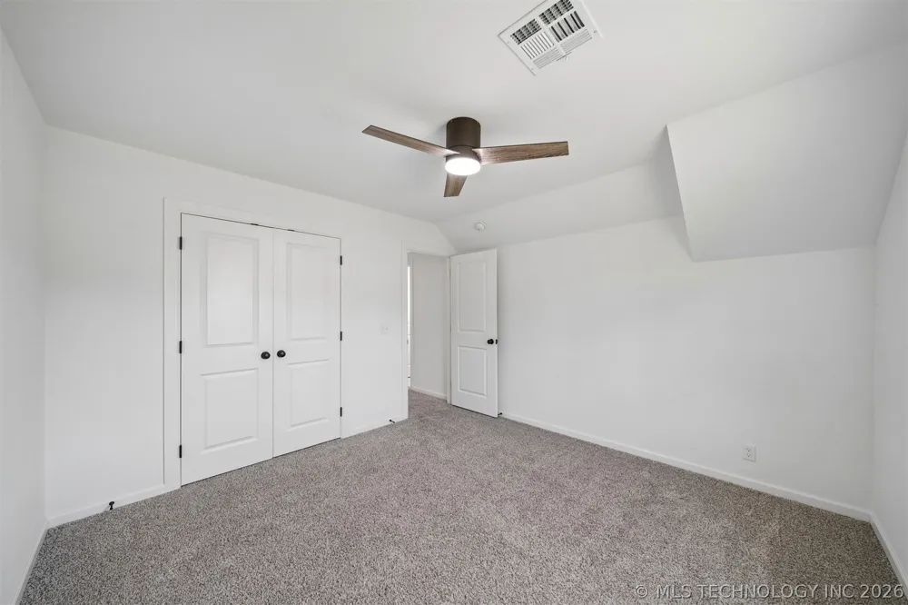 18983 Round Mountain Road Catoosa, OK 74015