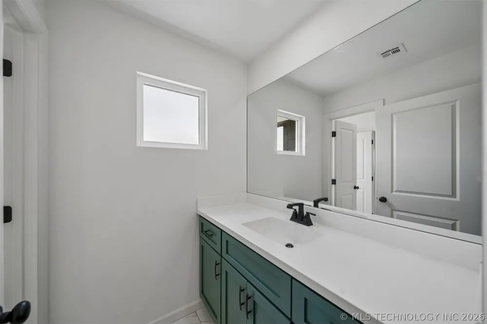 18983 Round Mountain Road Catoosa, OK 74015