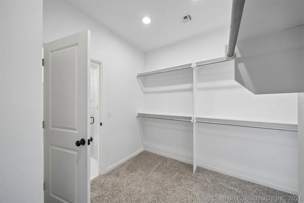 18983 Round Mountain Road Catoosa, OK 74015