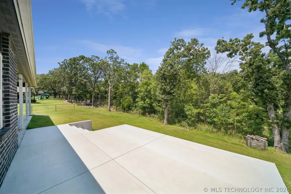 18983 Round Mountain Road Catoosa, OK 74015