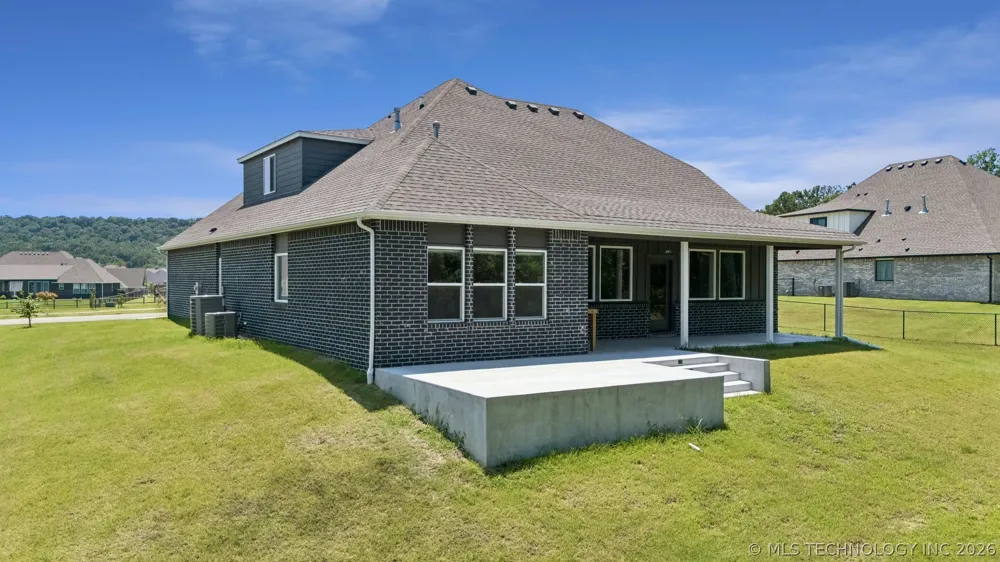 18983 Round Mountain Road Catoosa, OK 74015