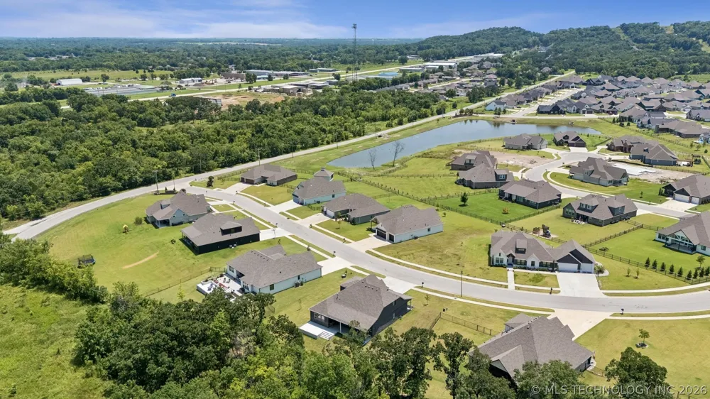 18983 Round Mountain Road Catoosa, OK 74015