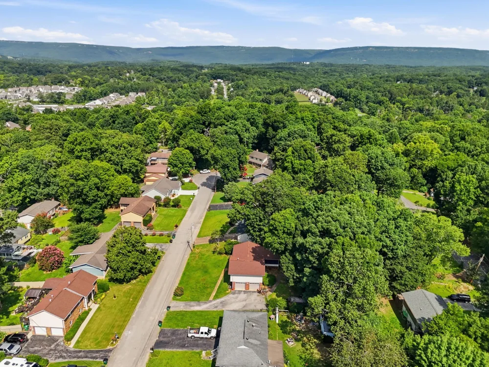 907 Wesley Drive Hixson, TN 37343