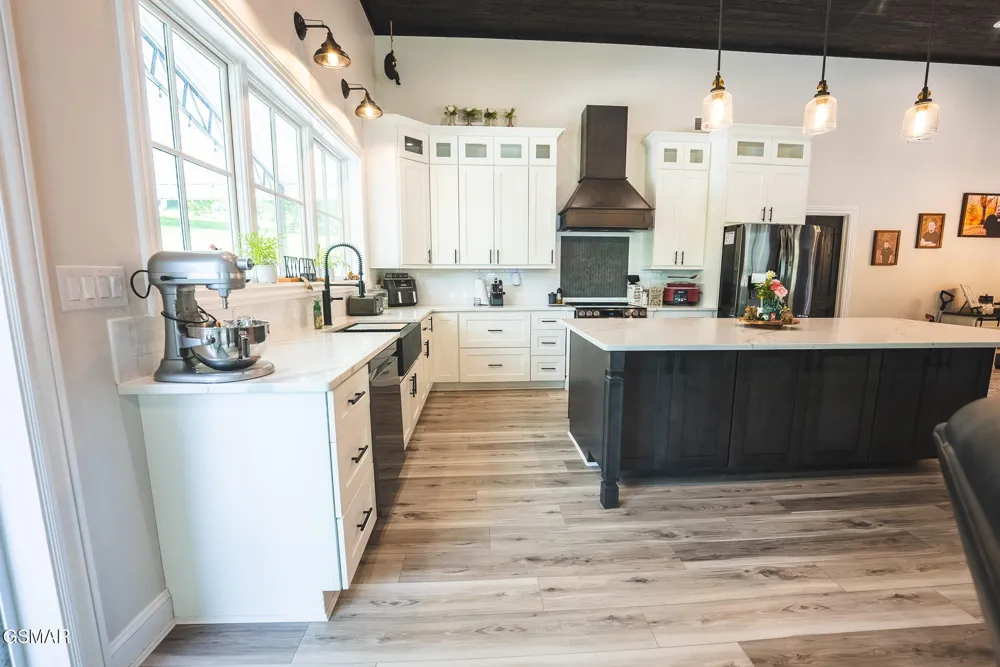 622 Earls Hollow Road Speedwell, TN 37870
