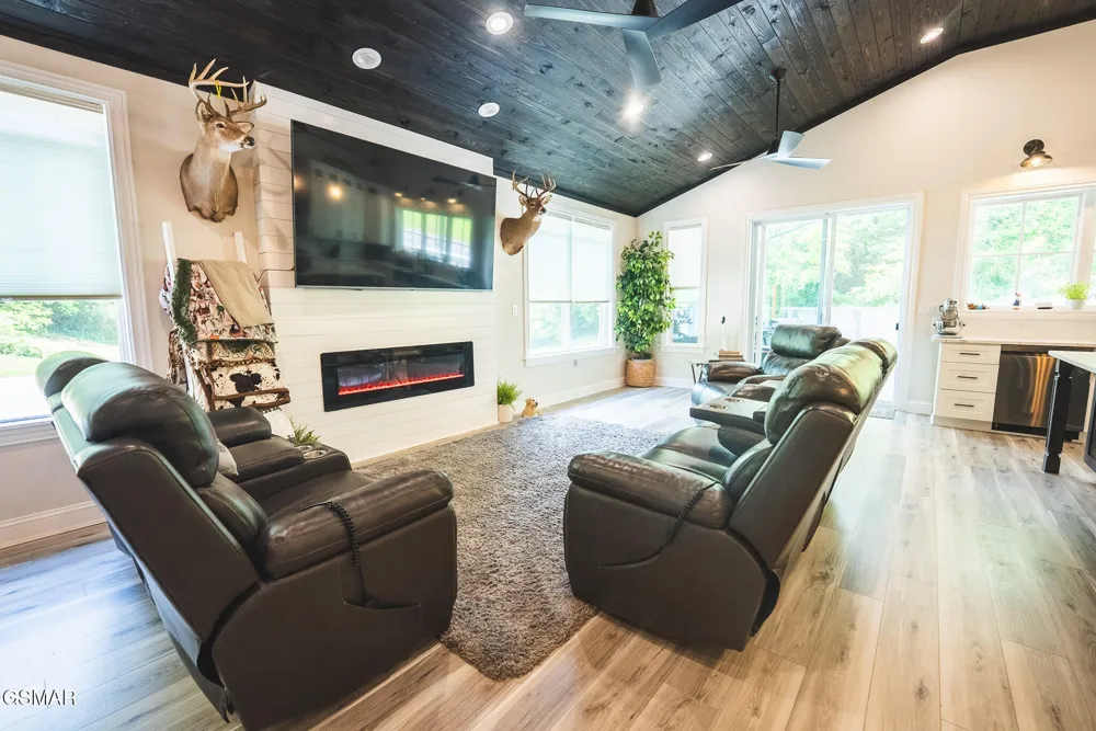 622 Earls Hollow Road Speedwell, TN 37870