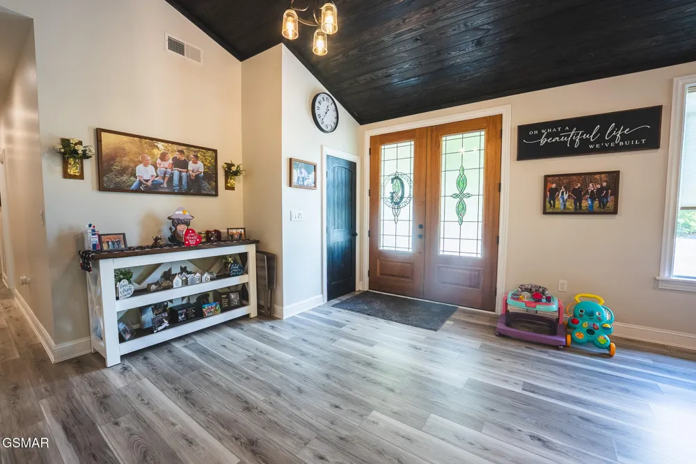 622 Earls Hollow Road Speedwell, TN 37870