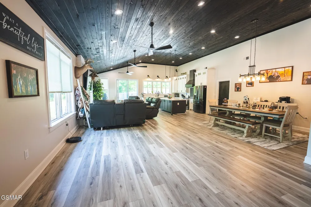 622 Earls Hollow Road Speedwell, TN 37870