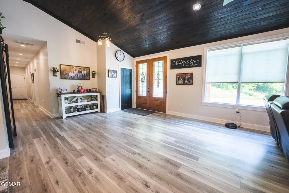 622 Earls Hollow Road Speedwell, TN 37870