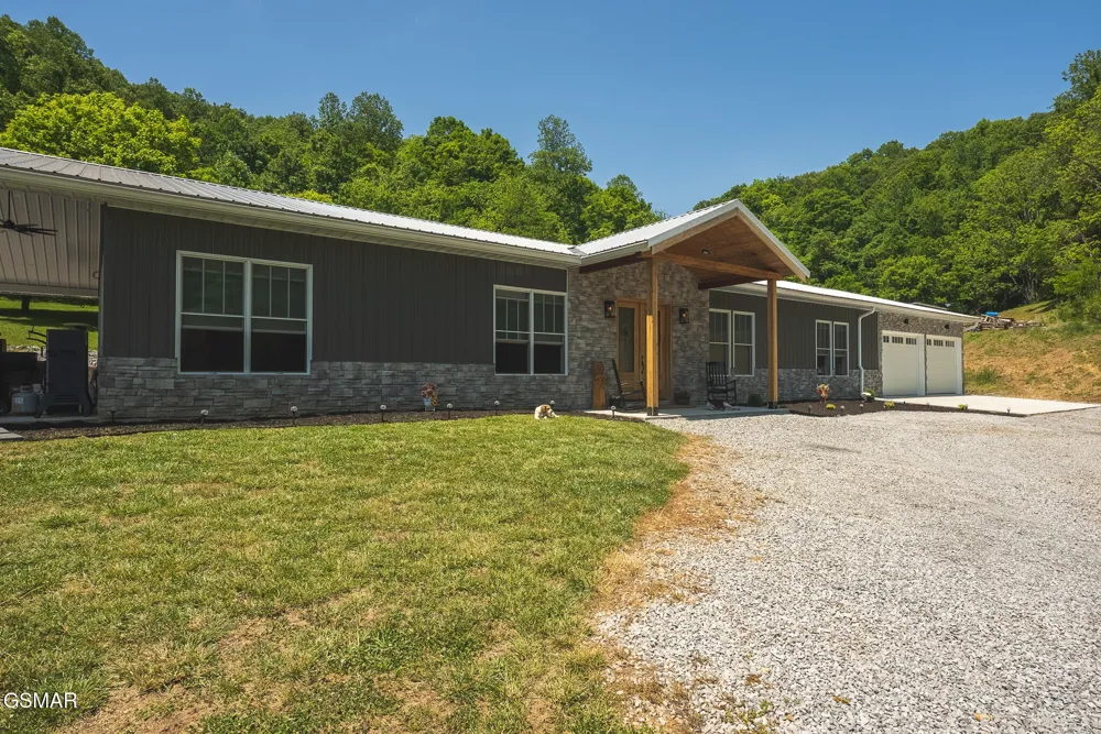 622 Earls Hollow Road Speedwell, TN 37870