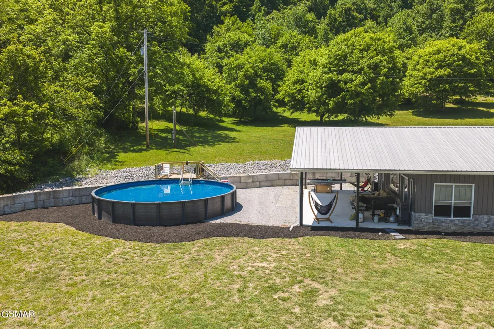 622 Earls Hollow Road Speedwell, TN 37870