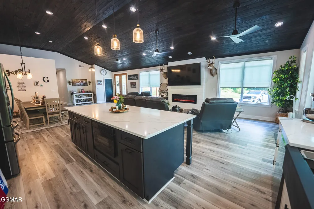 622 Earls Hollow Road Speedwell, TN 37870