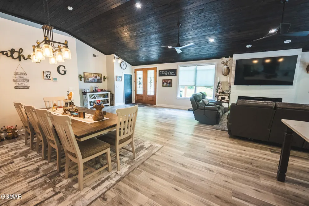 622 Earls Hollow Road Speedwell, TN 37870