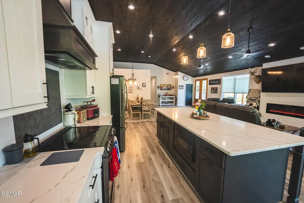 622 Earls Hollow Road Speedwell, TN 37870