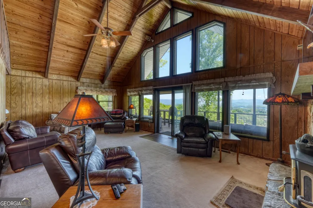 980 Mining Gap TRL Young Harris, GA 30582