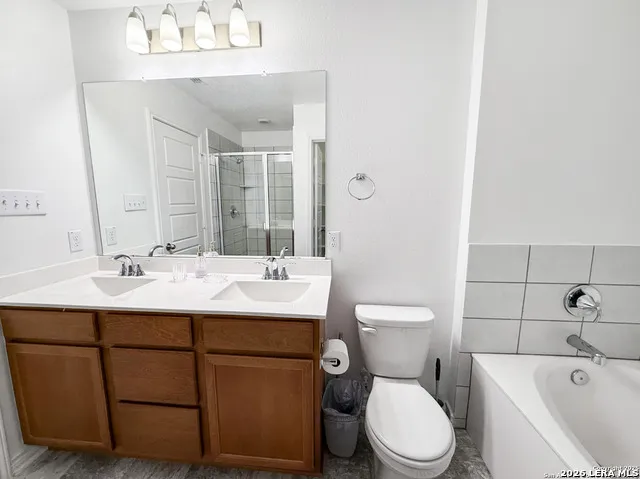 3363 Old Almonte San Antonio, TX 78224