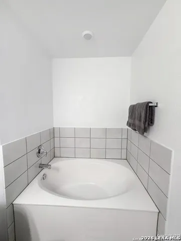 3363 Old Almonte San Antonio, TX 78224