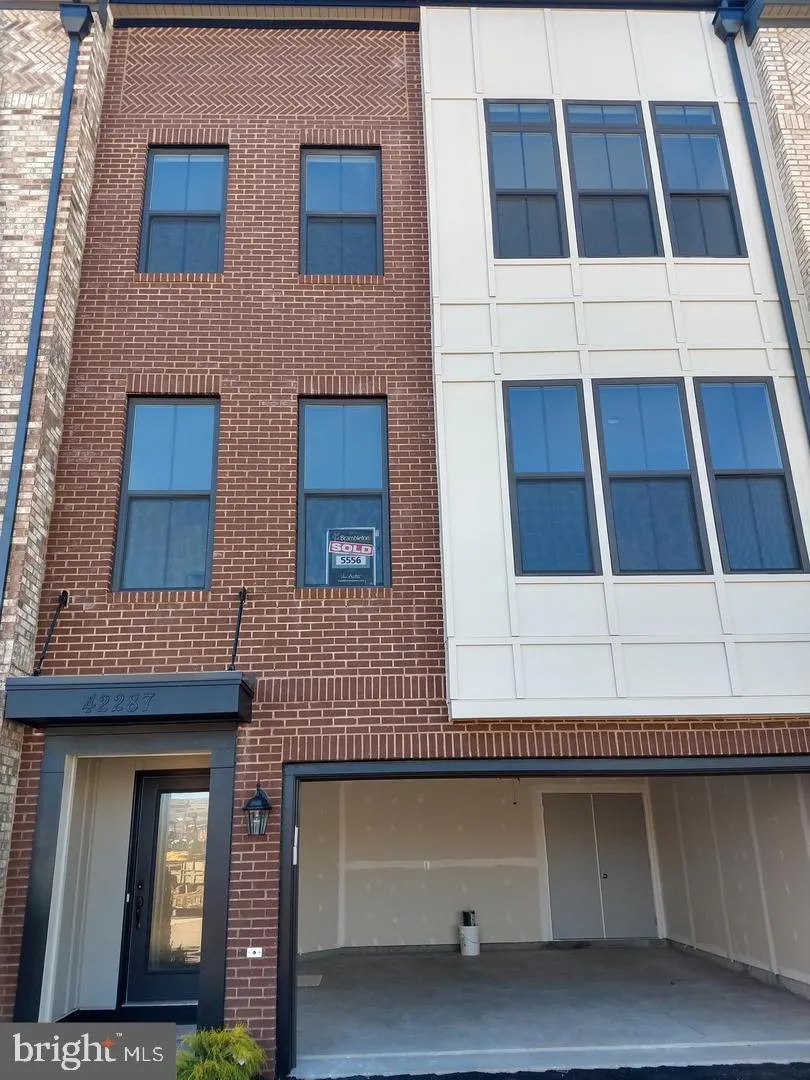 42287 CRAWFORD TERRACE Brambleton, VA 20148