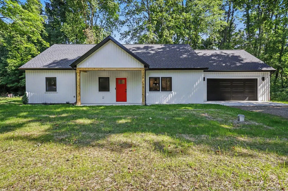 20160 Parkway Avenue Three Rivers, MI 49093