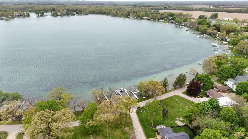20160 Parkway Avenue Three Rivers, MI 49093