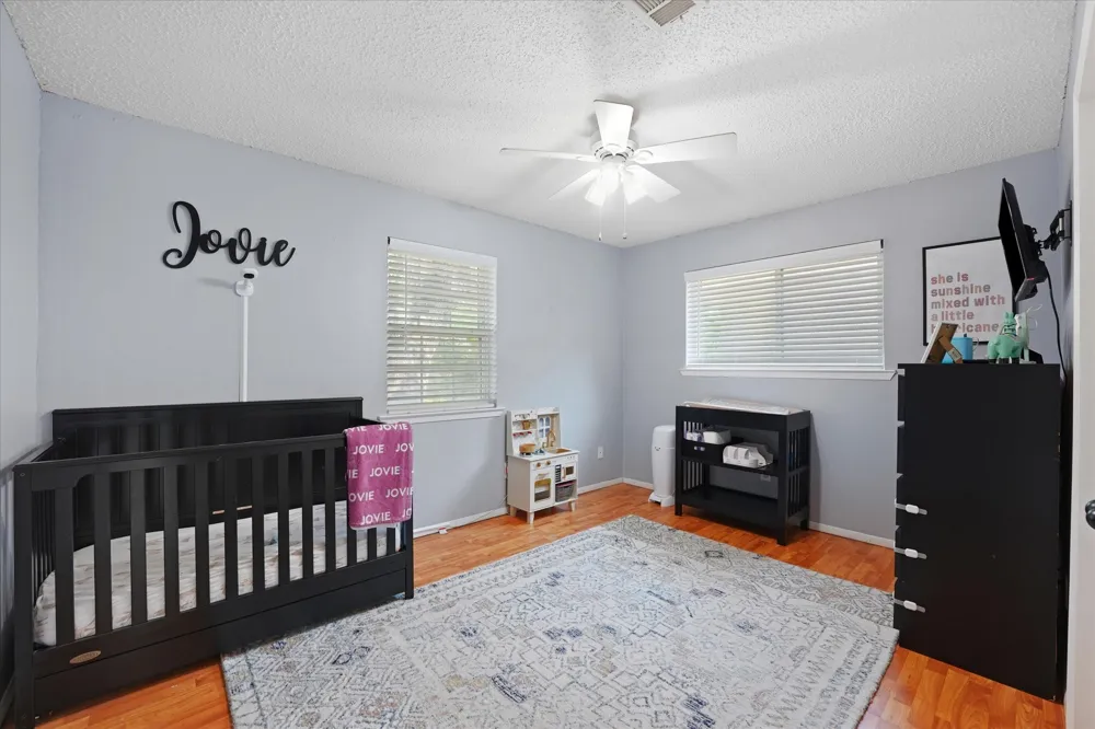 5431 Kings Manor Drive Lake Dallas, TX 75065