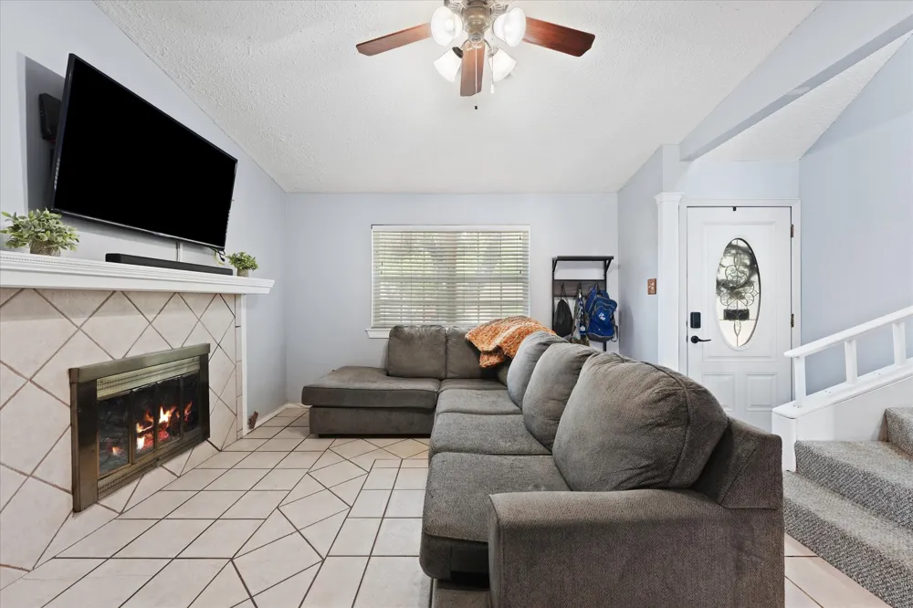 5431 Kings Manor Drive Lake Dallas, TX 75065