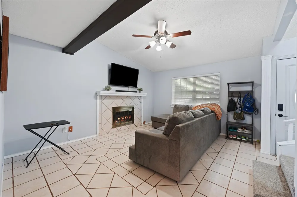 5431 Kings Manor Drive Lake Dallas, TX 75065