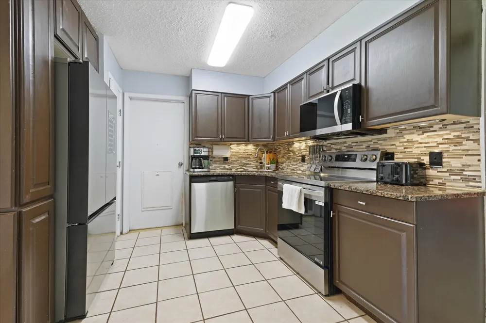 5431 Kings Manor Drive Lake Dallas, TX 75065