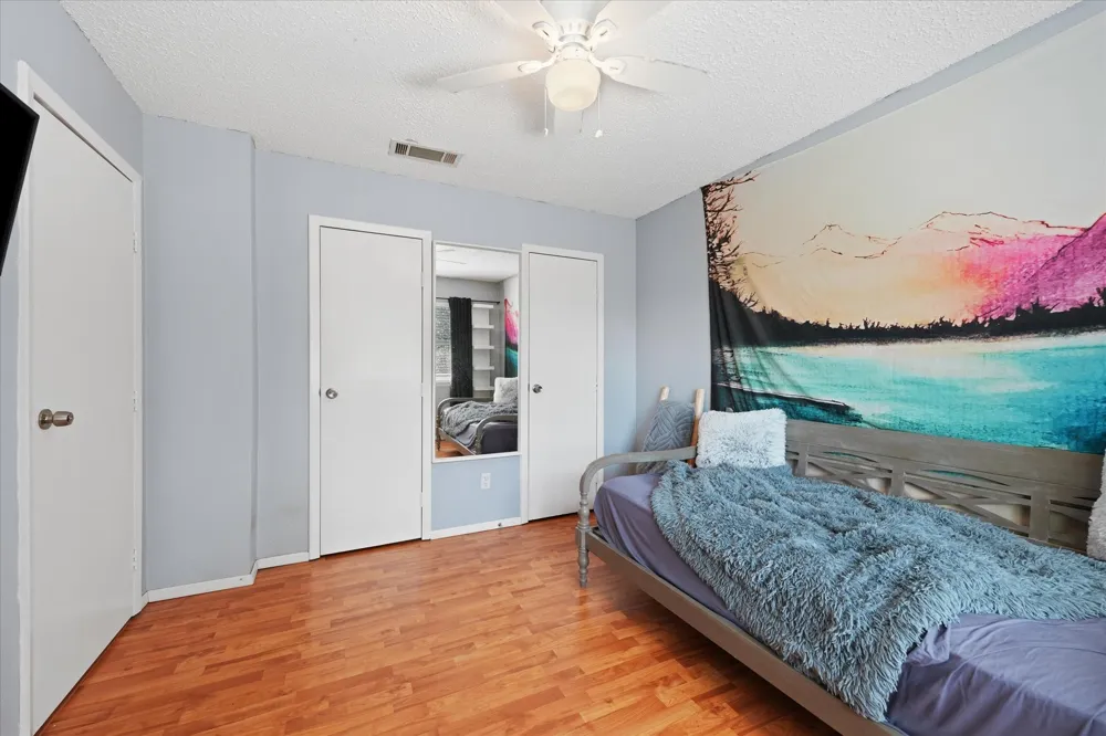 5431 Kings Manor Drive Lake Dallas, TX 75065