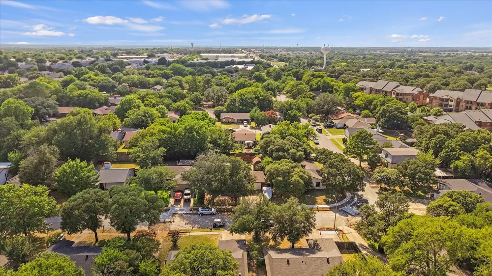 5431 Kings Manor Drive Lake Dallas, TX 75065