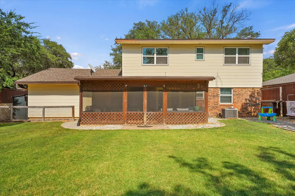 5431 Kings Manor Drive Lake Dallas, TX 75065