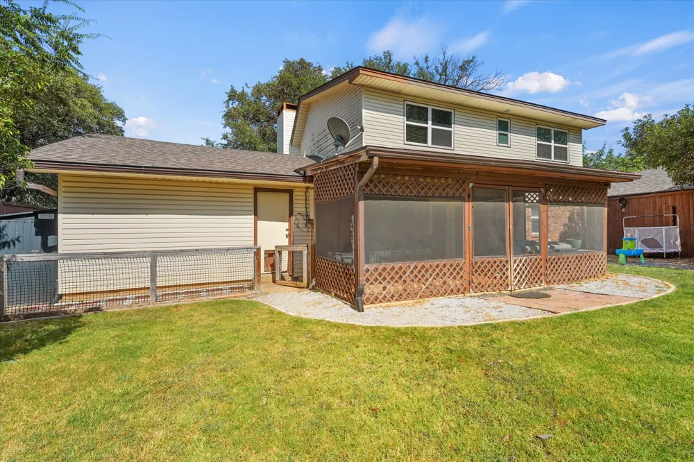 5431 Kings Manor Drive Lake Dallas, TX 75065