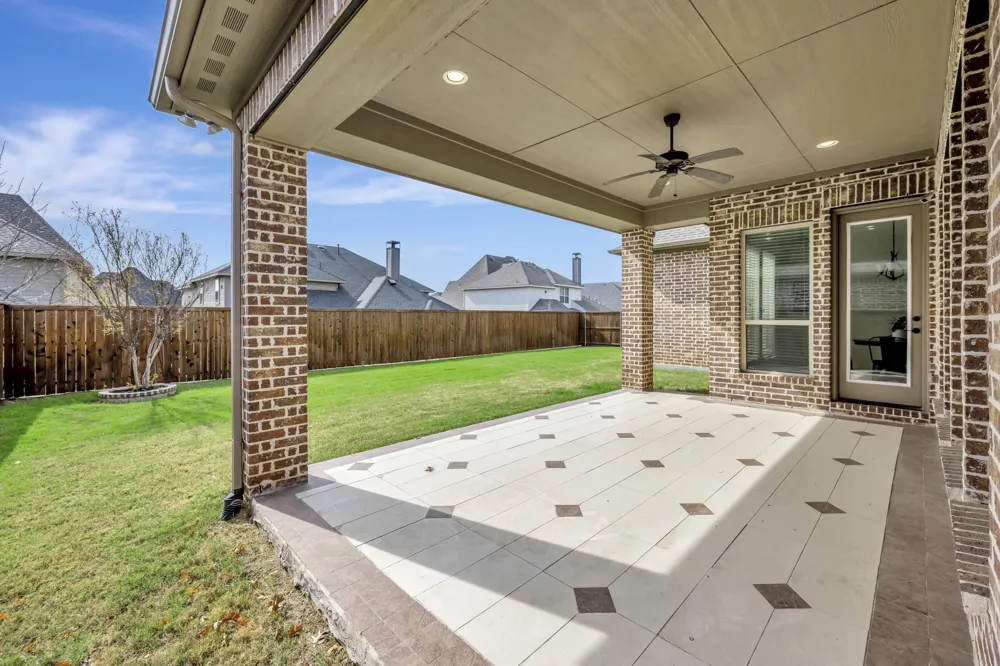 1052 Highpoint Way Roanoke, TX 76262