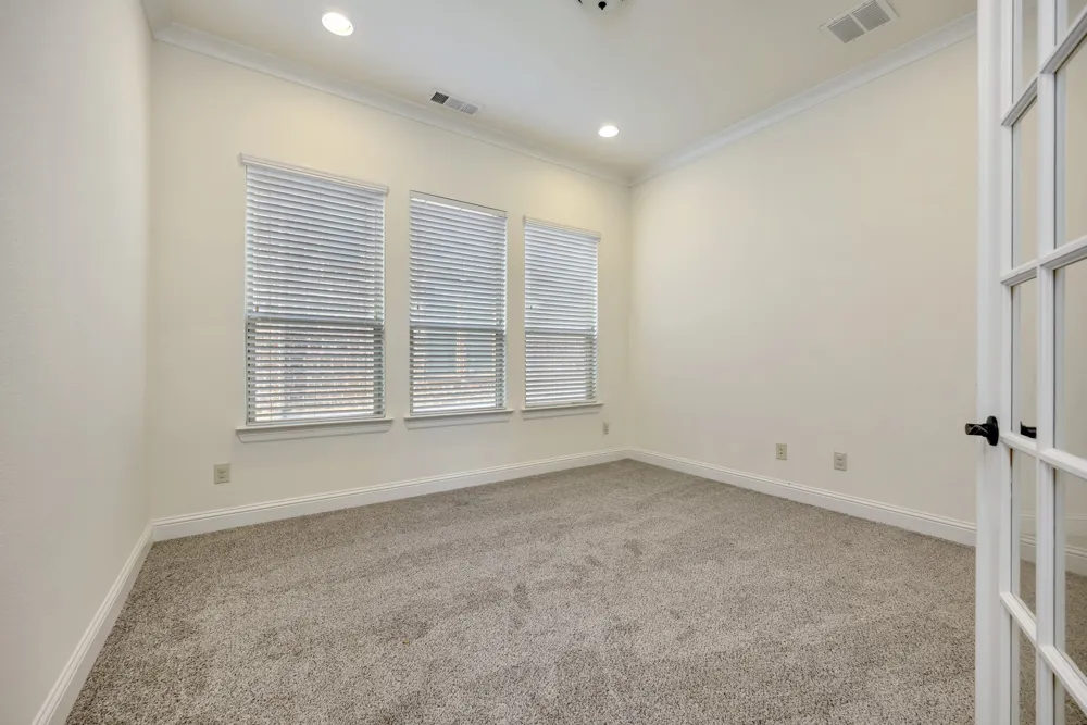 1052 Highpoint Way Roanoke, TX 76262