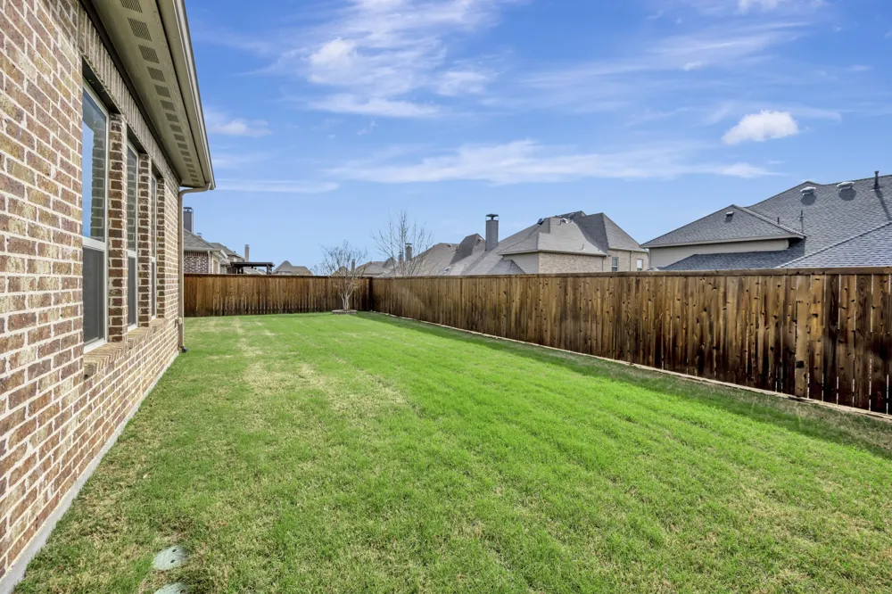 1052 Highpoint Way Roanoke, TX 76262