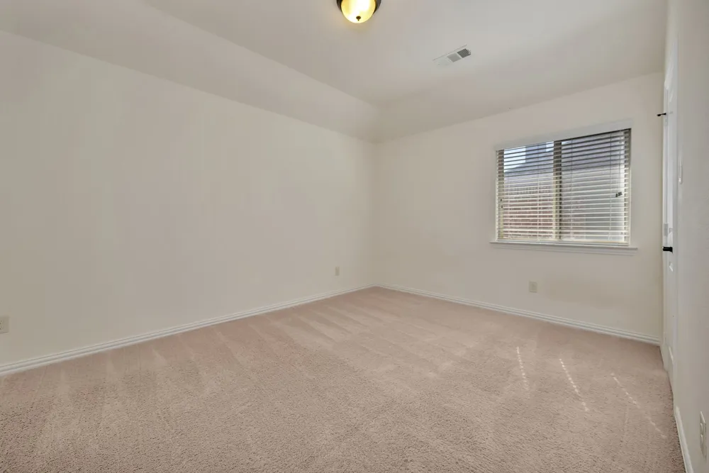 1052 Highpoint Way Roanoke, TX 76262