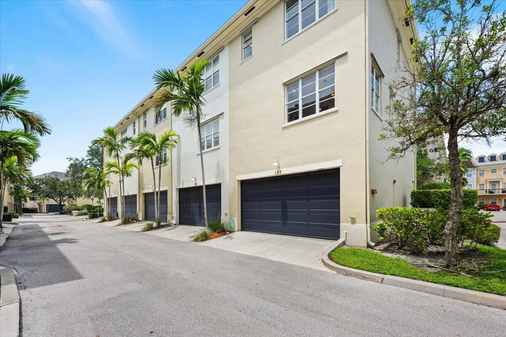 127 Greenwich Circle Jupiter, FL 33458