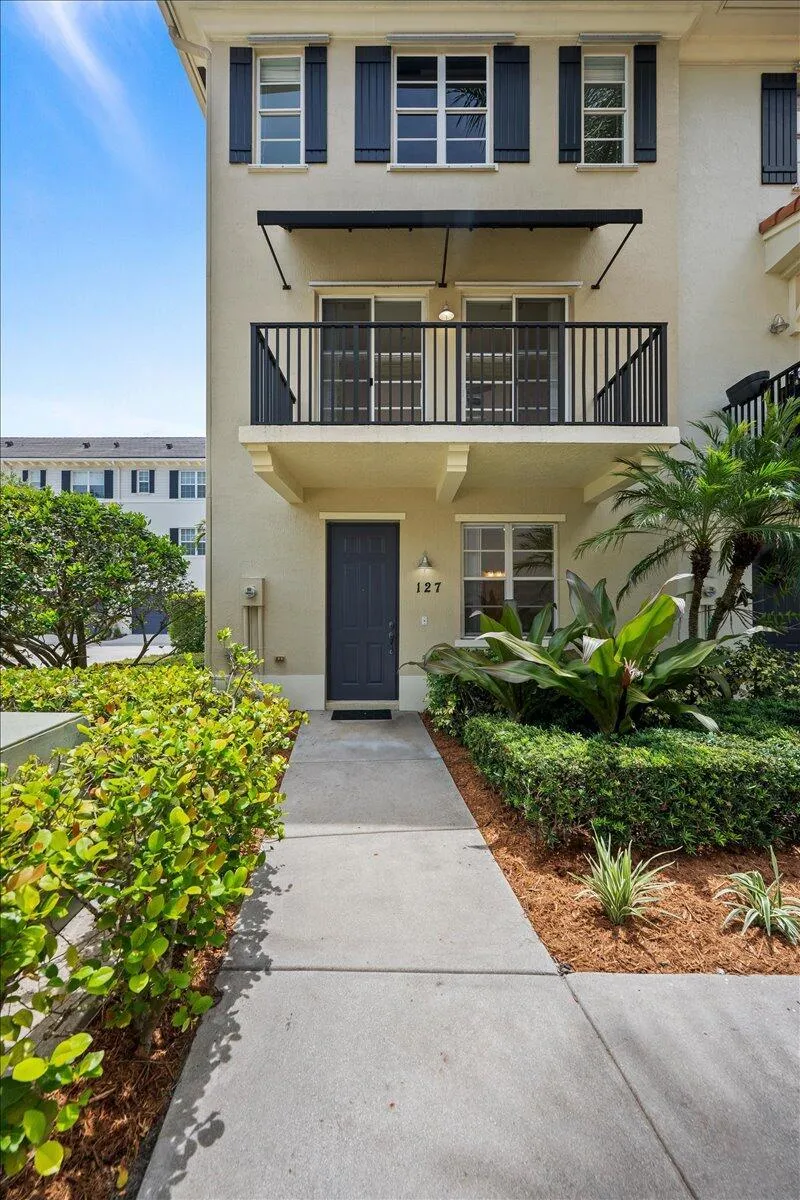 127 Greenwich Circle Jupiter, FL 33458