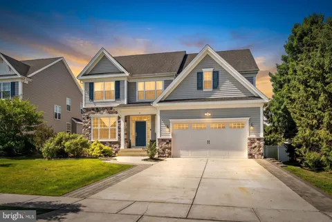15 MELVILLE COURT