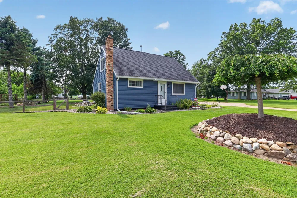 68958 Claire Street Edwardsburg, MI 49112