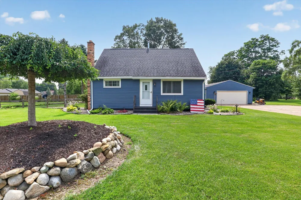 68958 Claire Street Edwardsburg, MI 49112
