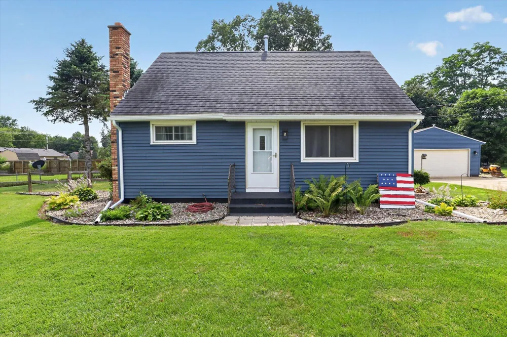 68958 Claire Street Edwardsburg, MI 49112