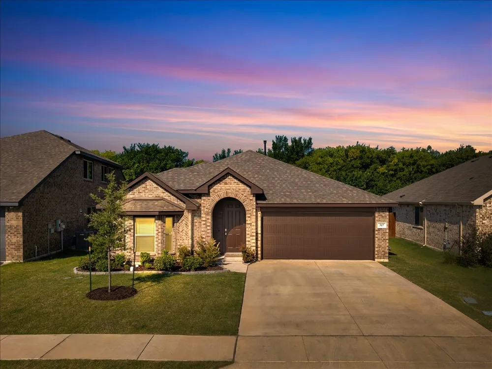 317 Rock Sparrow Lane Alvarado, TX 76009